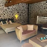 La Cour Carree Hotel Perrier
