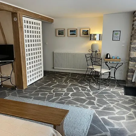 Hotel La Cour Carrée