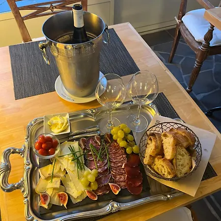 Hotel La Cour Carrée 3*