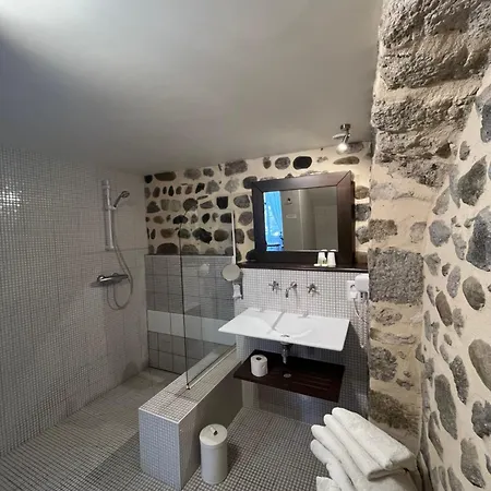 La Cour Carree Otel