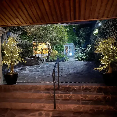 La Cour Carrée 3* Perrier