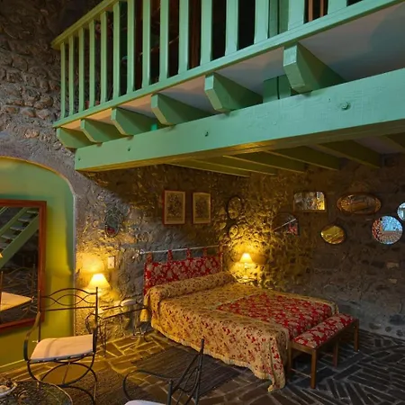 La Cour Carree Otel 3*