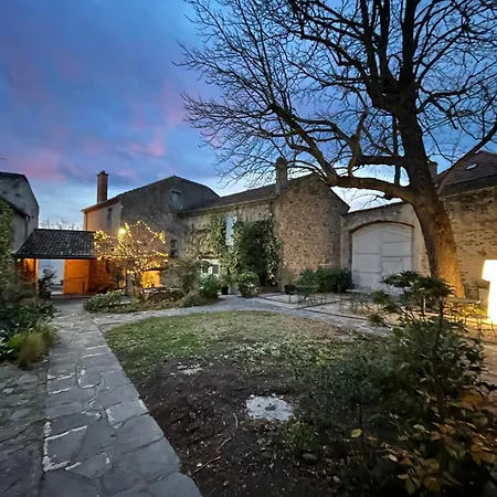 Hotel La Cour Carrée
