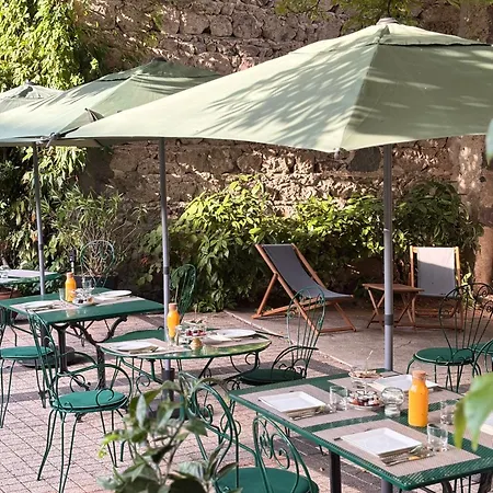 Hotel La Cour Carrée Perrier